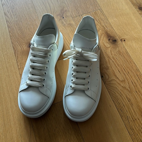 Men's Oversized Sneaker - White - Size 11. - Picture 2 of 7